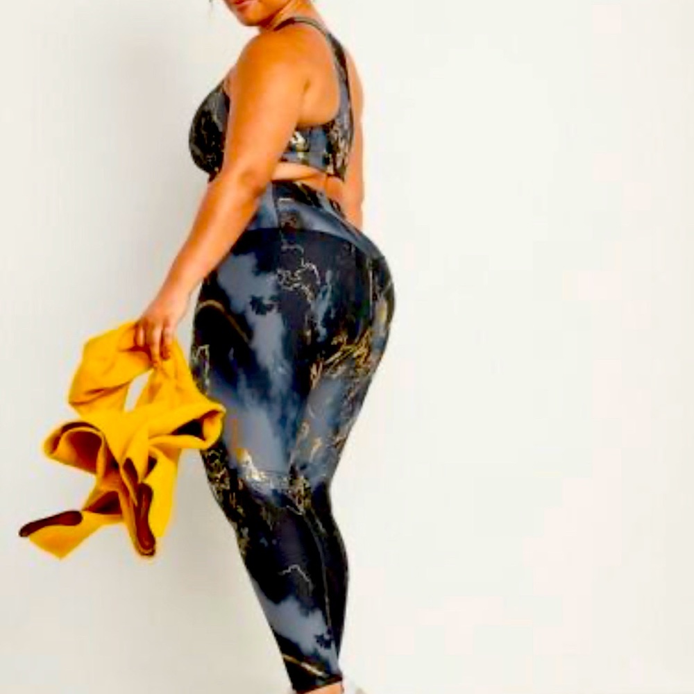 Old Navy women’s athletic sports bra and leggings NWT